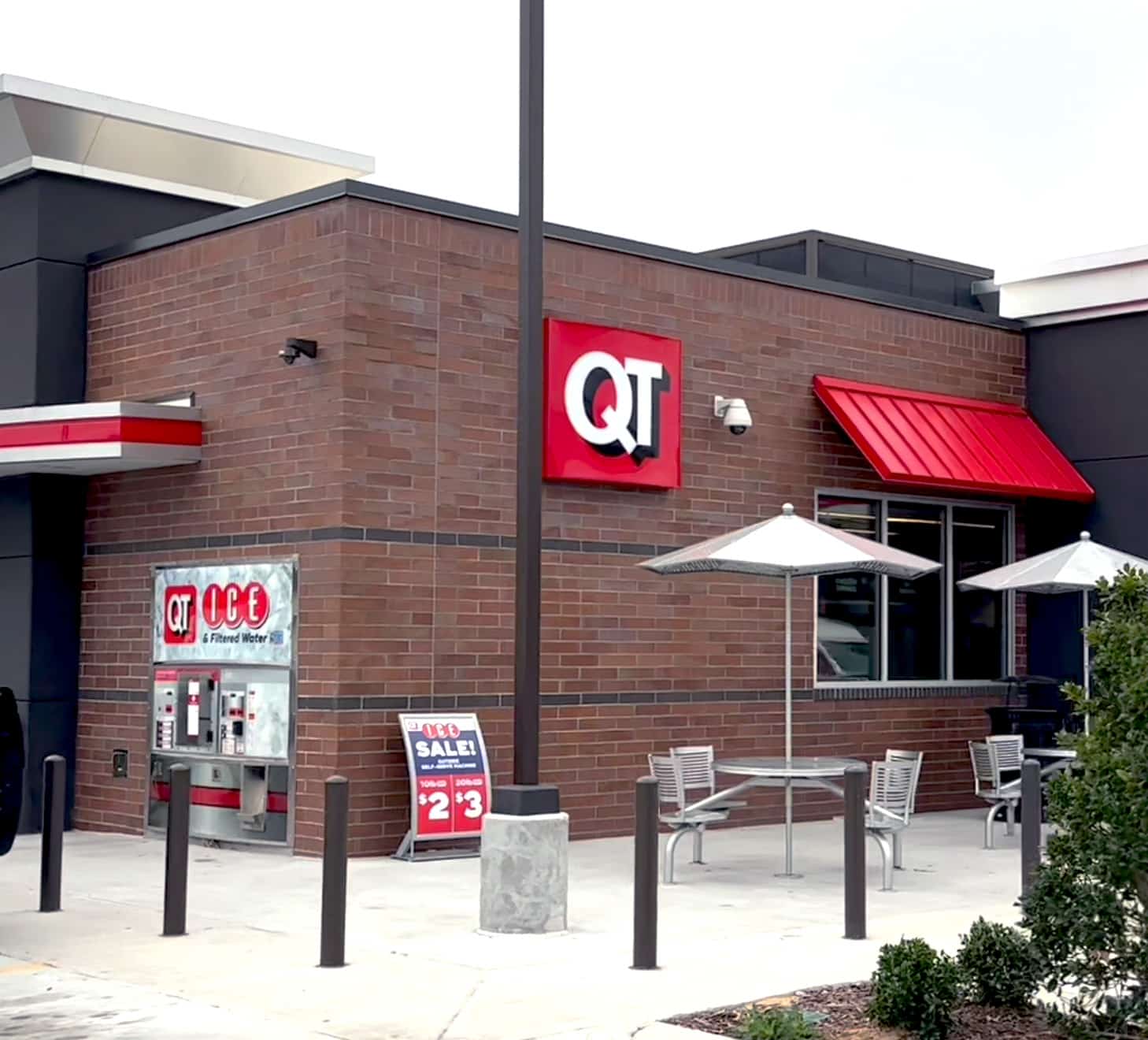 Adding ice & water vending to retail locations - Ice House America
